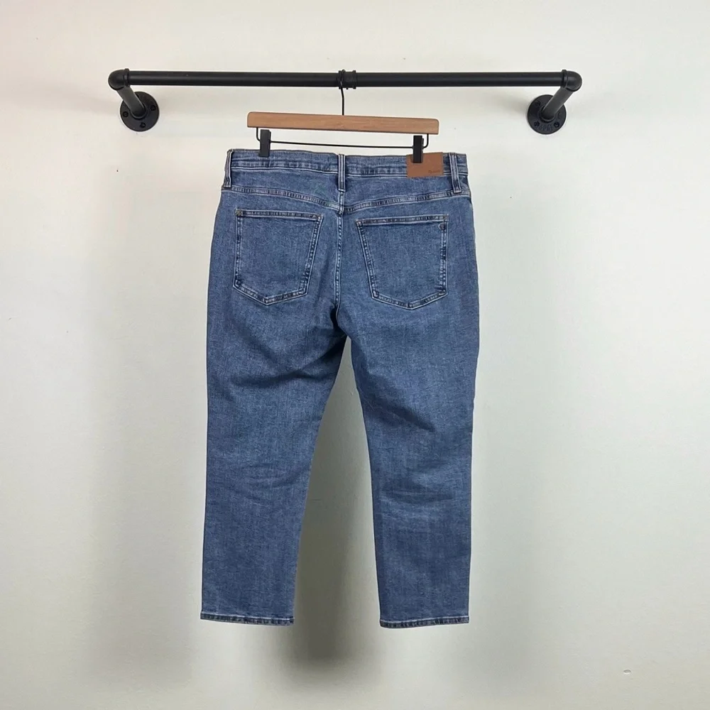 Madewell The Petite Mid-Rise Perfect Vintage Jeans in Knowland Wash - Picture 7 of 8